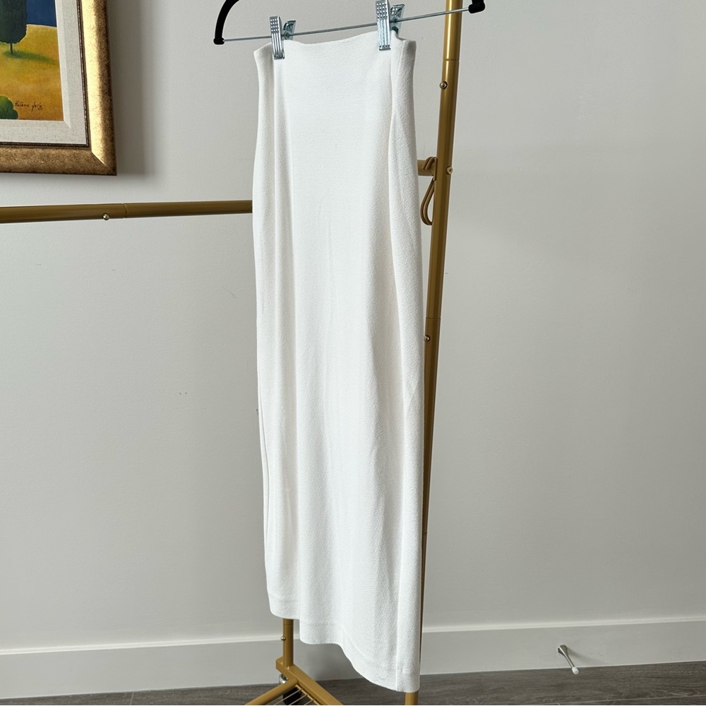 Aritzia Babaton white midi skirt with back slit crepe fabric made in Italy xxs